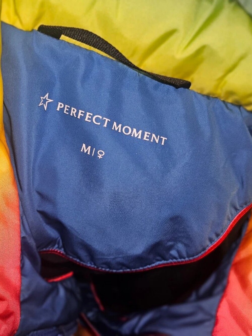 Perfect Moment Women's Queenie Puffer Ski Jacket Medium NEW WITH TAGS ATTACHED - Picture 9 of 9
